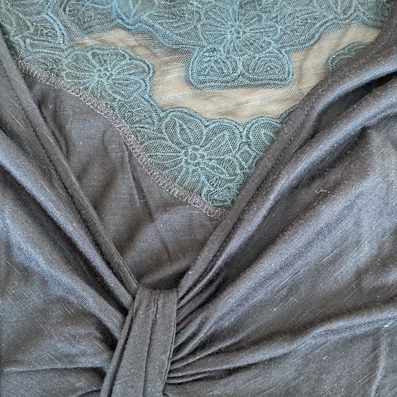 Ladies black Lacy back blouse with twist knot in the front. Size small. - Picture 4 of 7